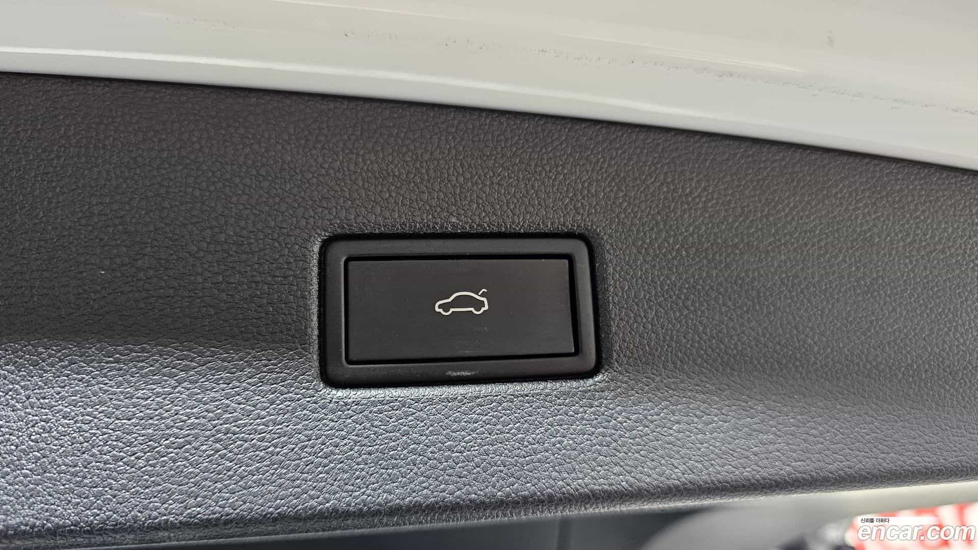 Tiguan Volkswagen 2022.10-OPTION-022