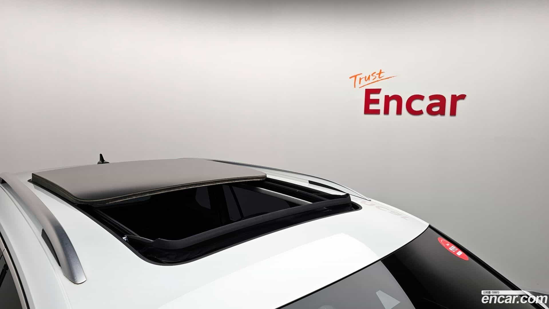 Tiguan Volkswagen 2022.10-OPTION-024