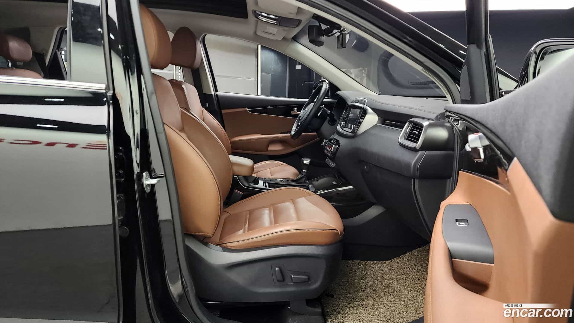 Sorento Kia 2018.0-OPTION-015