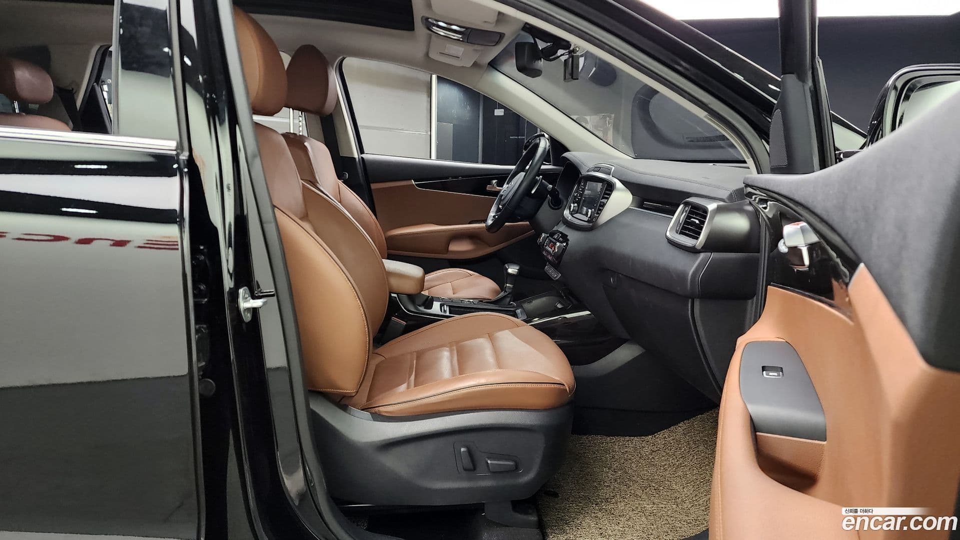 Main__Slider__Photo:Sorento Kia 2018.0-10