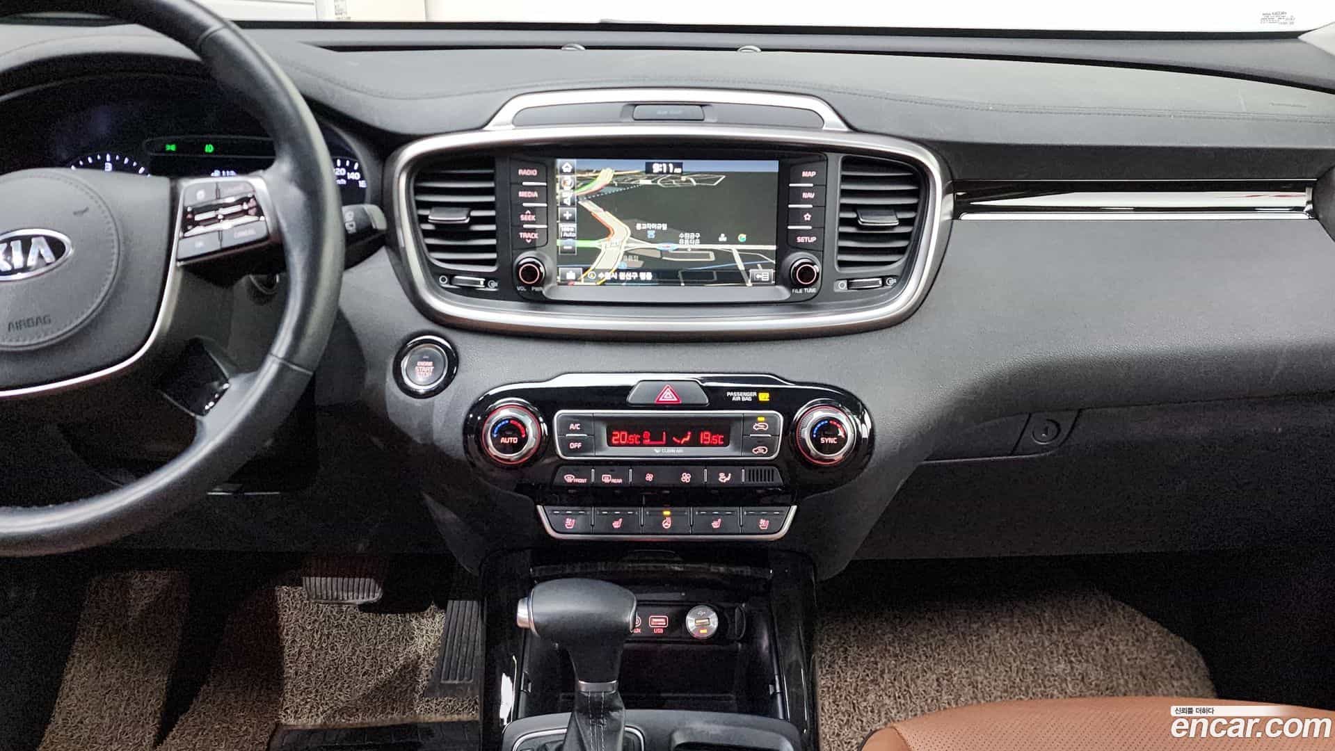 Sorento Kia 2018.0-OPTION-018