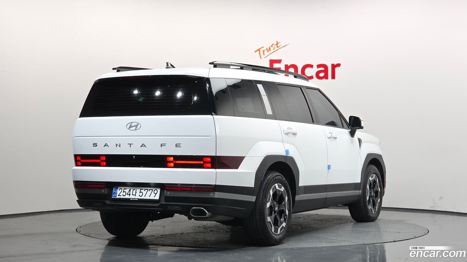 Main__Slider__Photo:Santafe Hyundai 2024.1-1