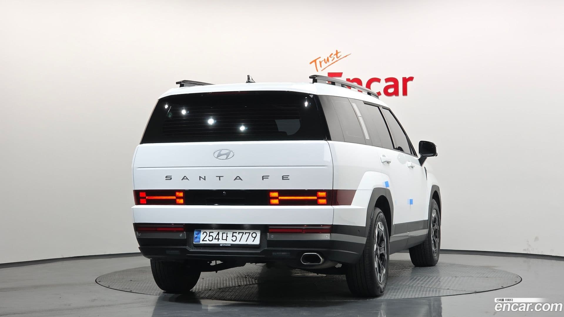 Main__Slider__Photo:Santafe Hyundai 2024.1-3