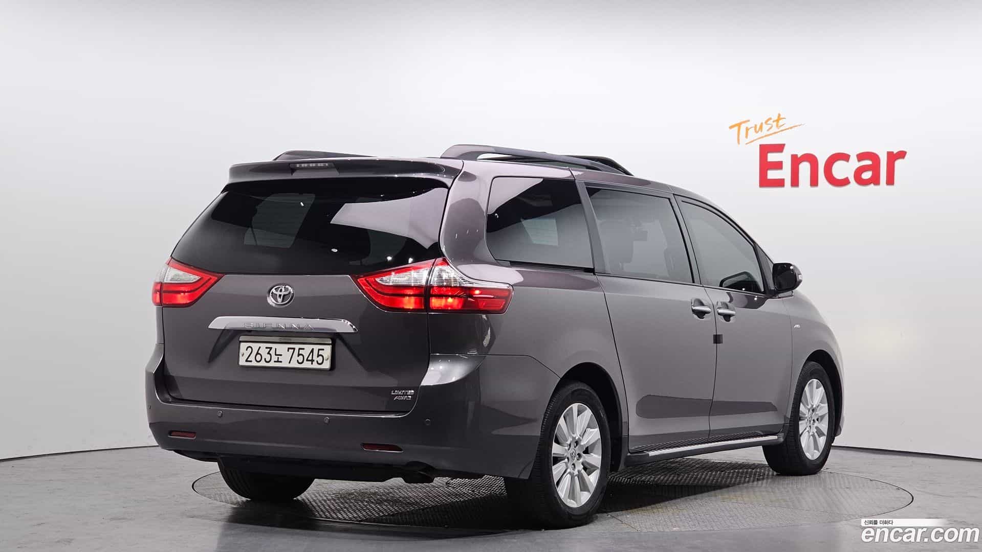 Sienna Toyota 2015.6-OUTER-002