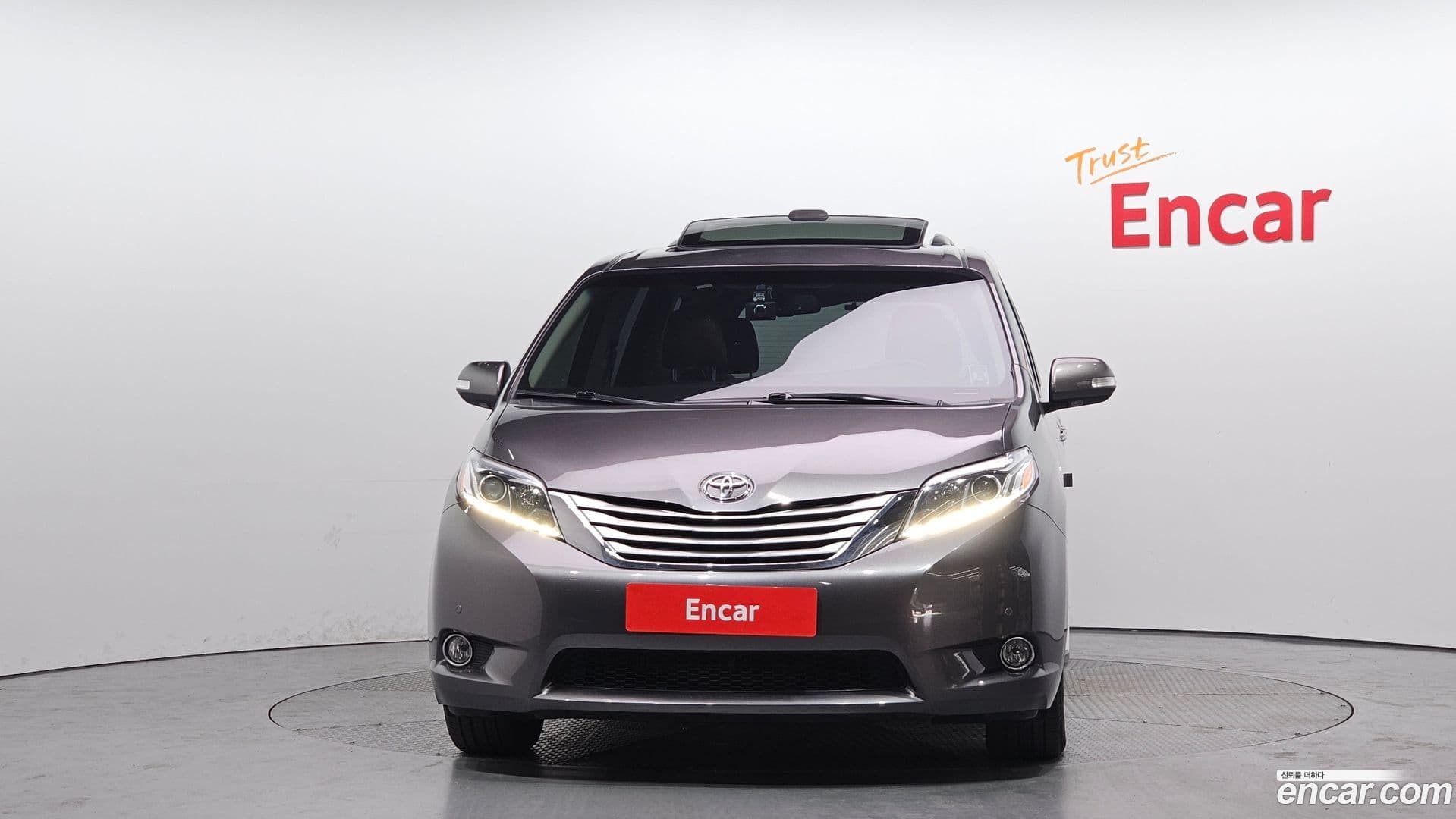 Main__Slider__Photo:Sienna Toyota 2015.6-2