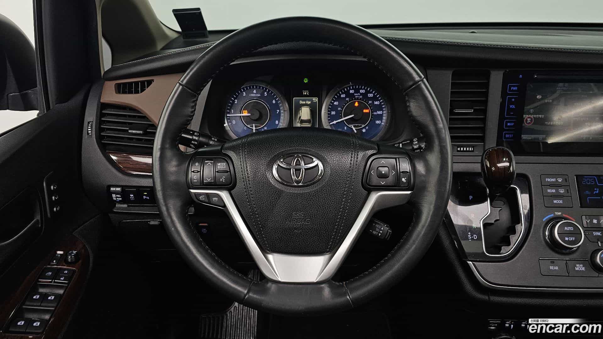 Sienna Toyota 2015.6-OPTION-017