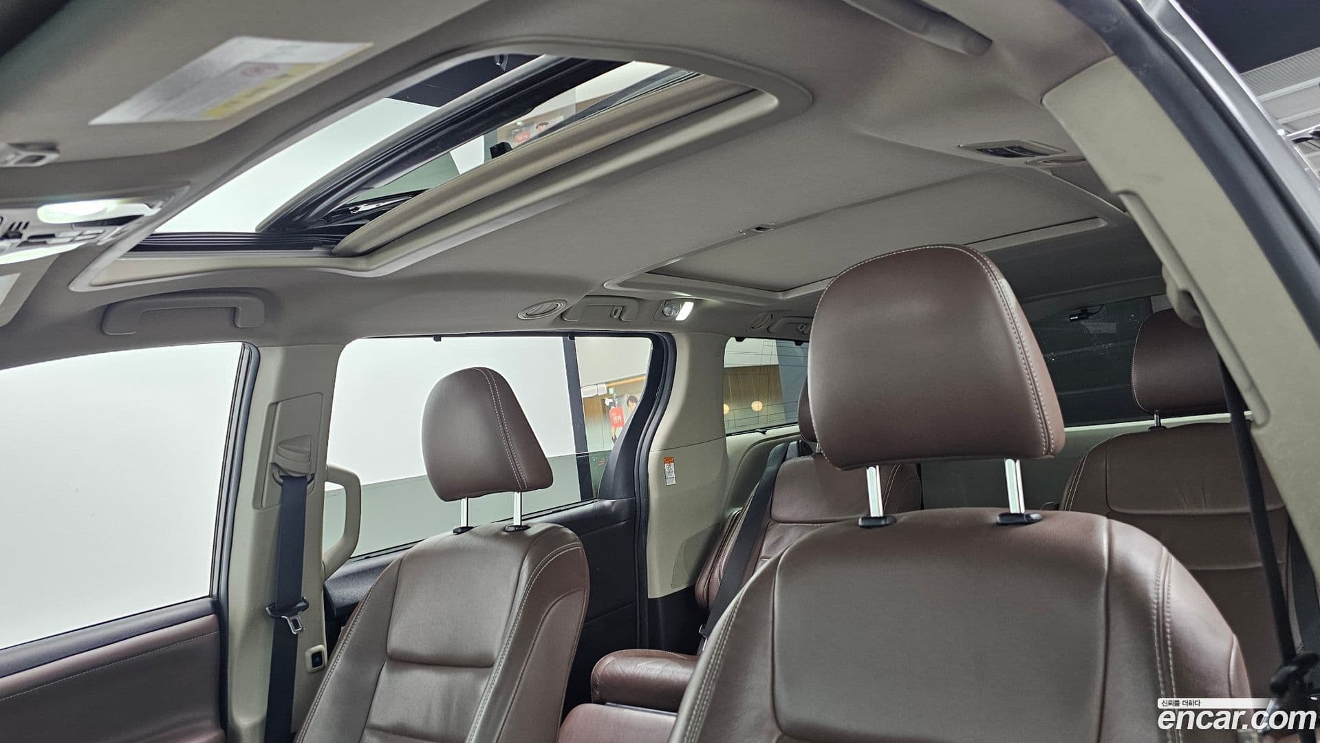 Main__Slider__Photo:Sienna Toyota 2015.6-16