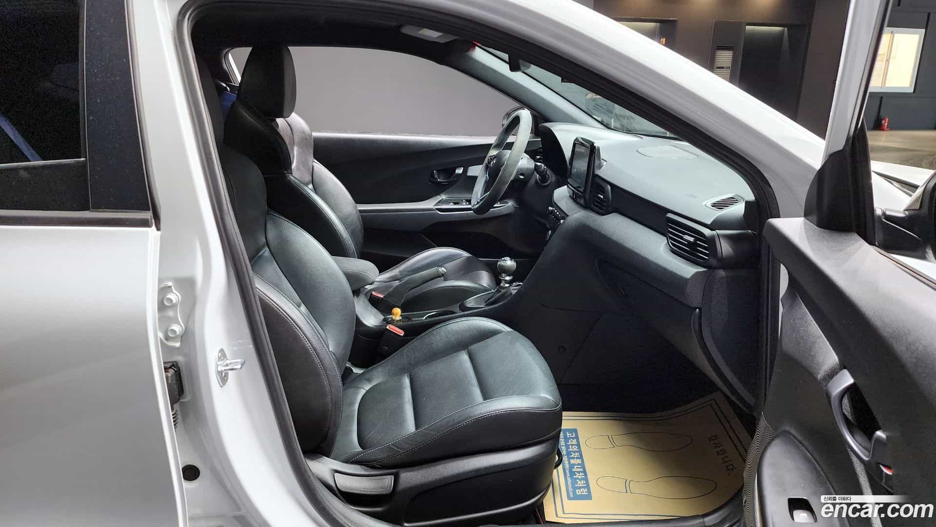 Veloster Hyundai 2018.7-INNER-010