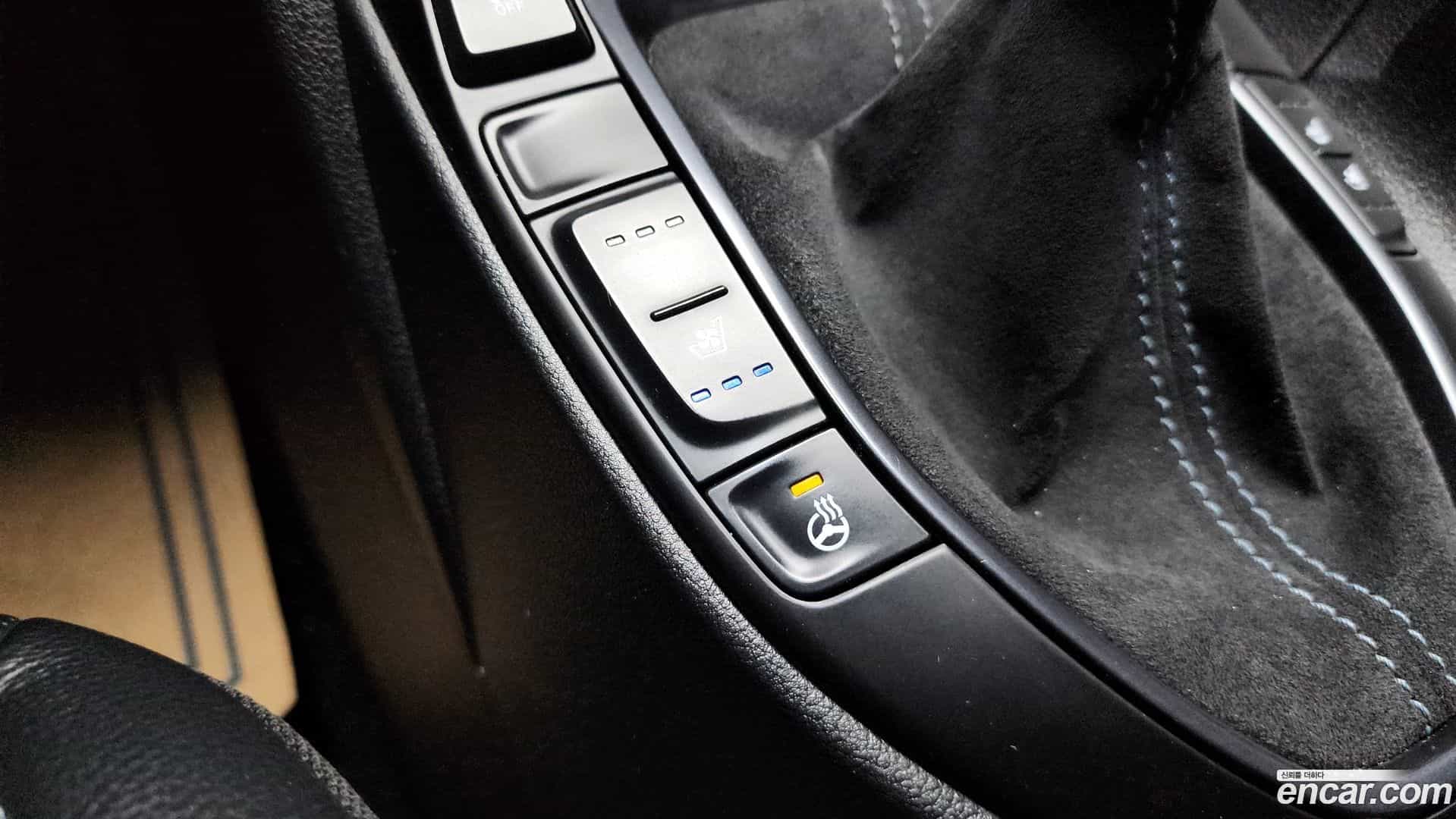 Veloster Hyundai 2018.7-OPTION-020