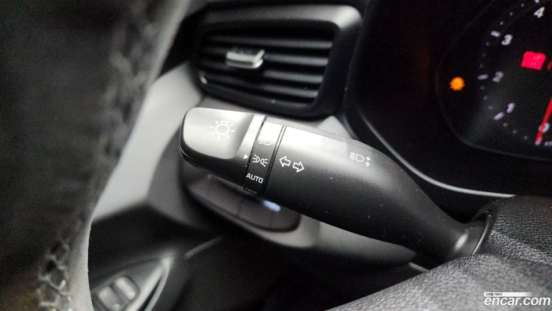 Main__Slider__Photo:Veloster Hyundai 2018.7-18