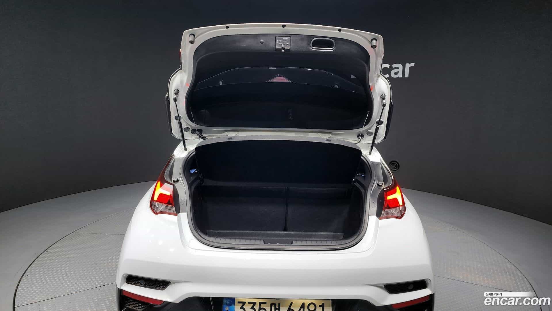 Veloster Hyundai 2018.7-OPTION-024