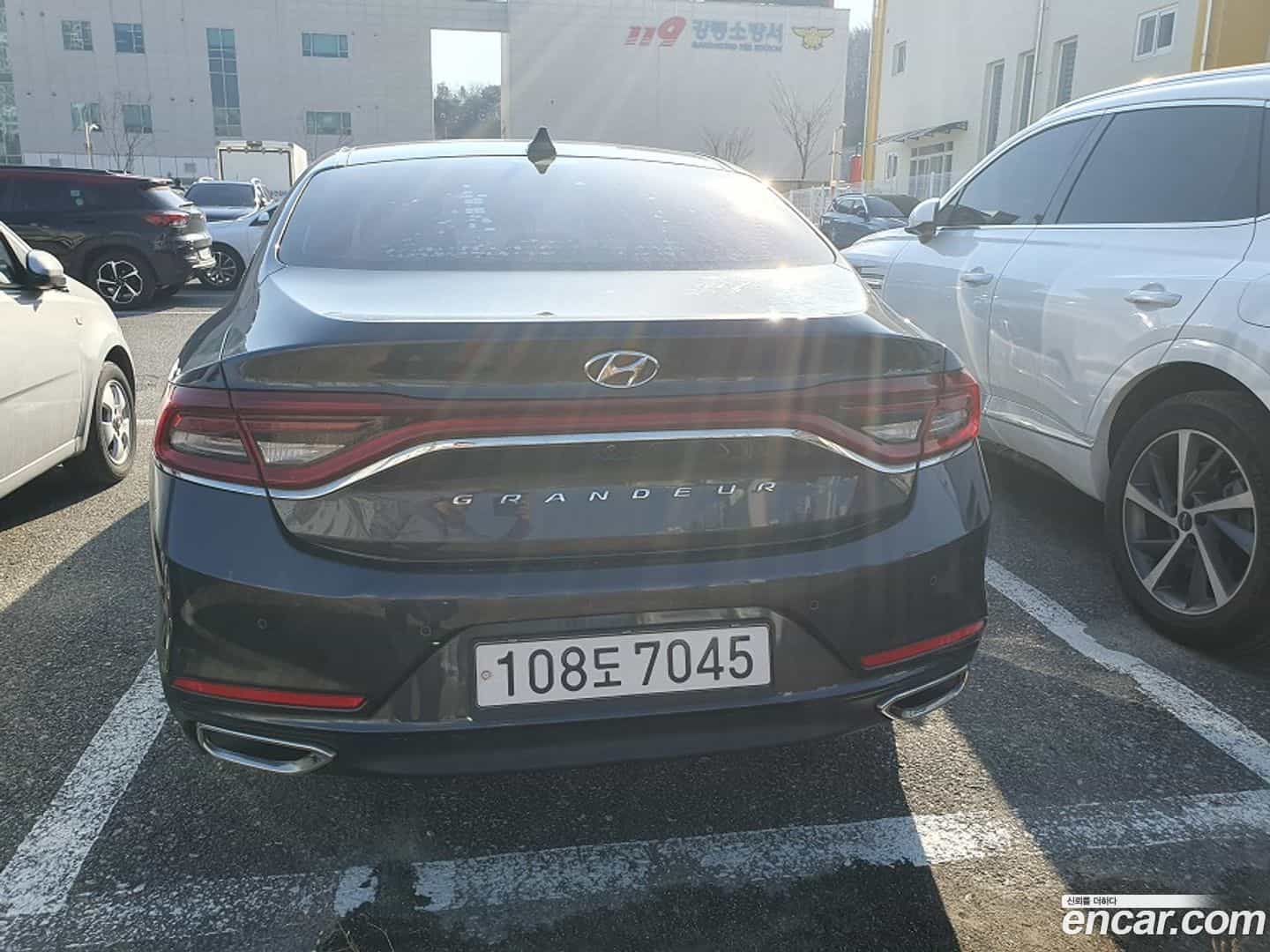 Grandeur Hyundai 2017.1-OUTER-003