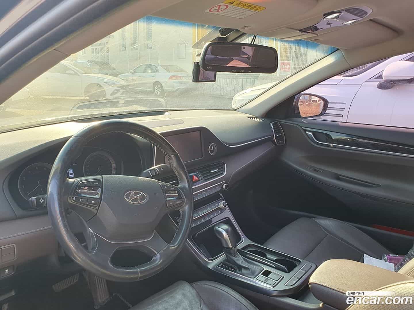 Grandeur Hyundai 2017.1-OUTER-005