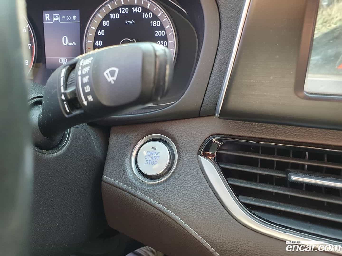 Grandeur Hyundai 2017.1-INNER-007