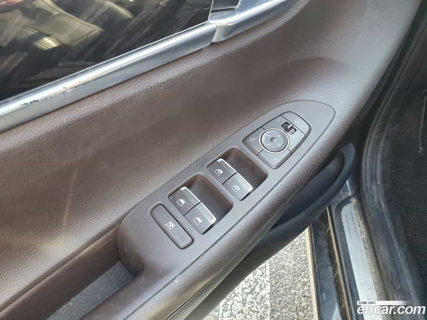 Grandeur Hyundai 2017.1-INNER-009