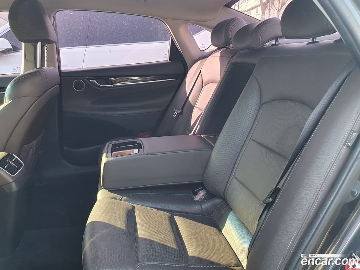 Main__Slider__Photo:Grandeur Hyundai 2017.1-14