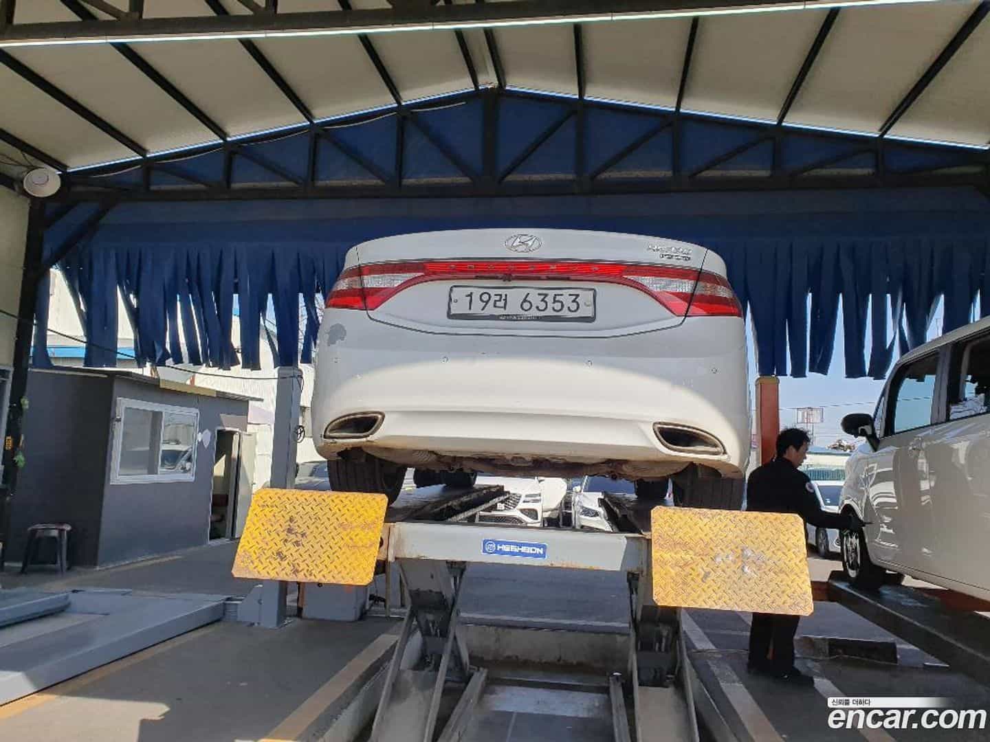 Grandeur Hyundai 2011.9-OUTER-002