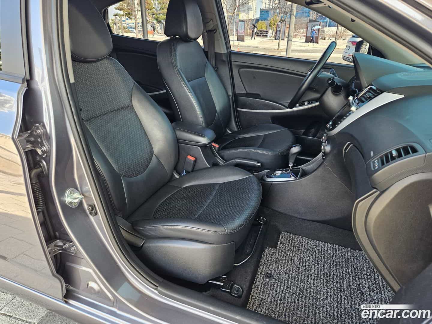 Accent Hyundai 2014.6-OPTION-022