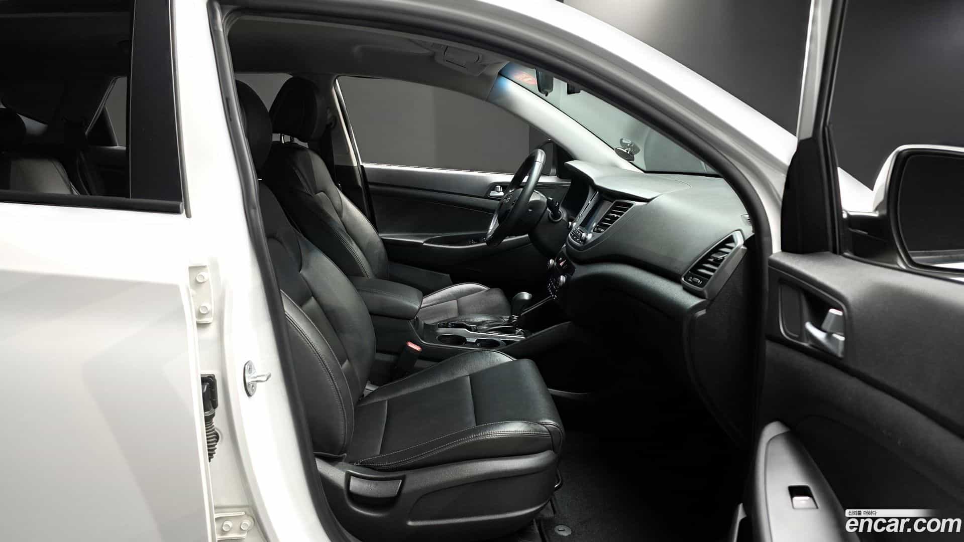 Tucson Hyundai 2016.5-INNER-010