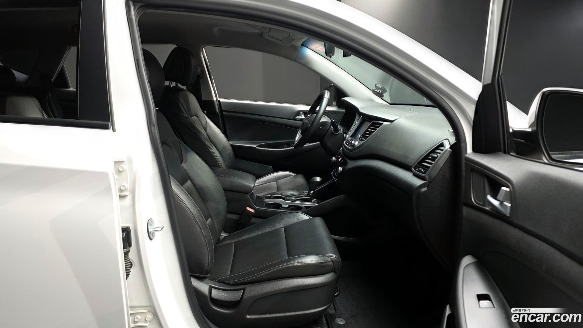 Main__Slider__Photo:Tucson Hyundai 2016.5-9