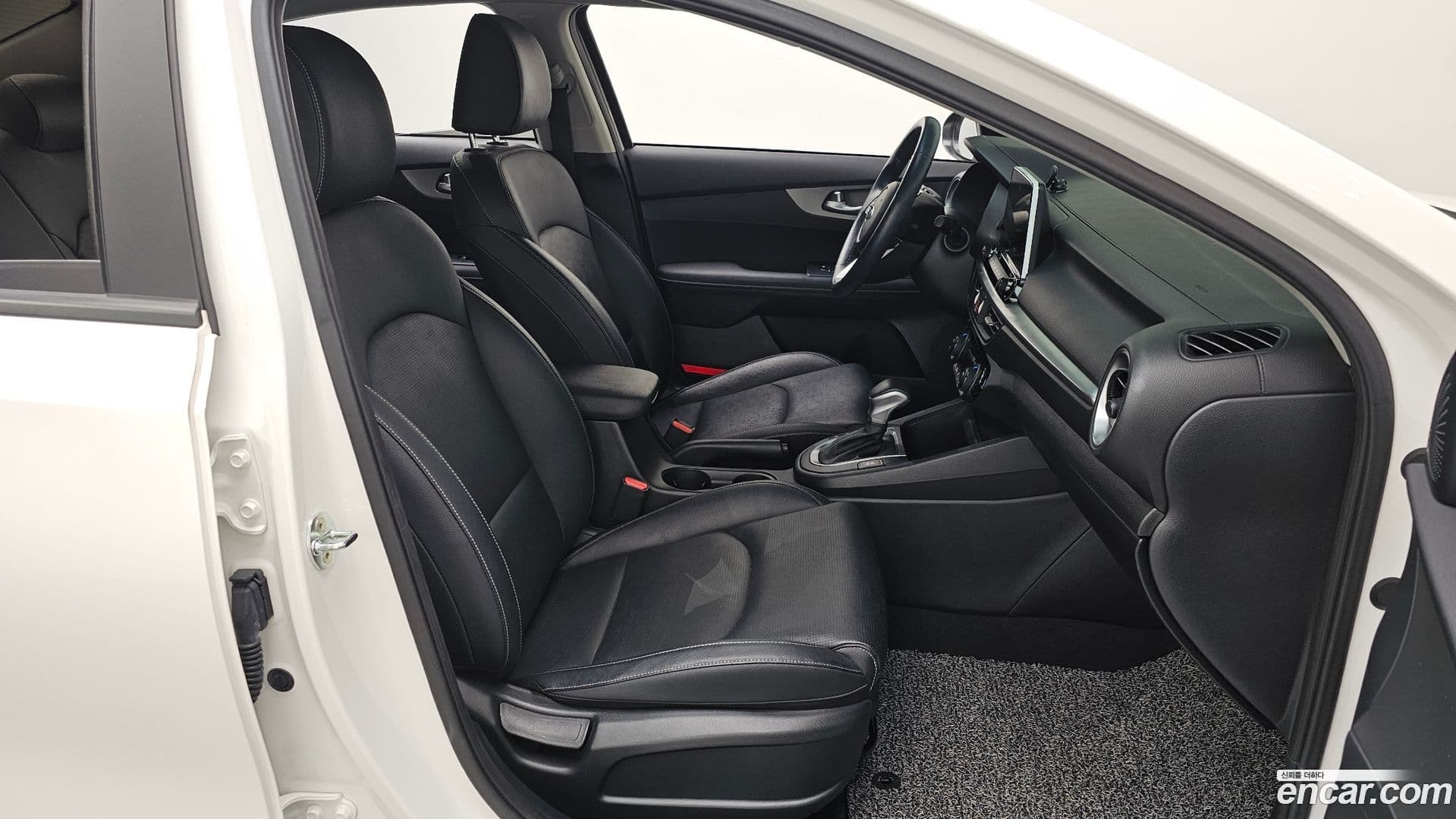 Main__Slider__Photo:K3 Kia 2021.0-10