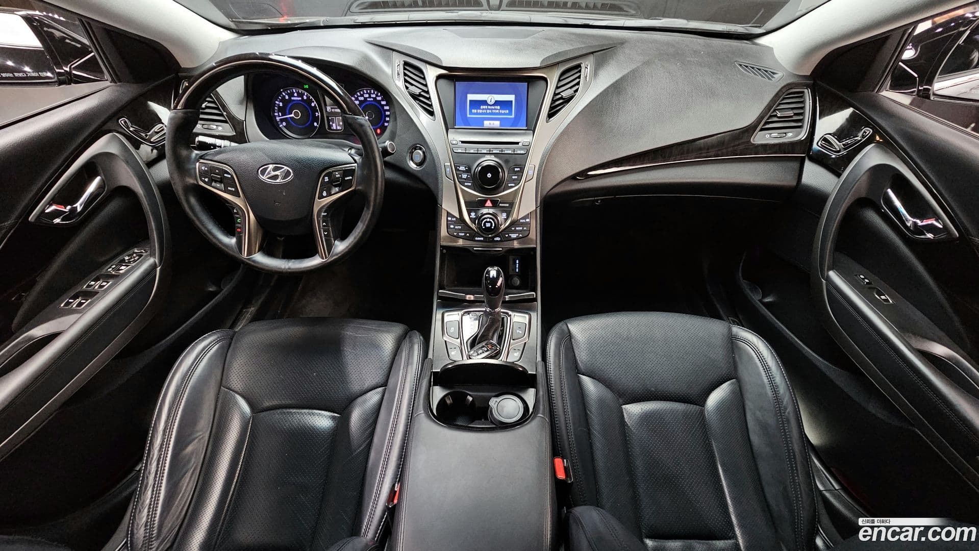 Main__Slider__Photo:Grandeur Hyundai 2013.2-6