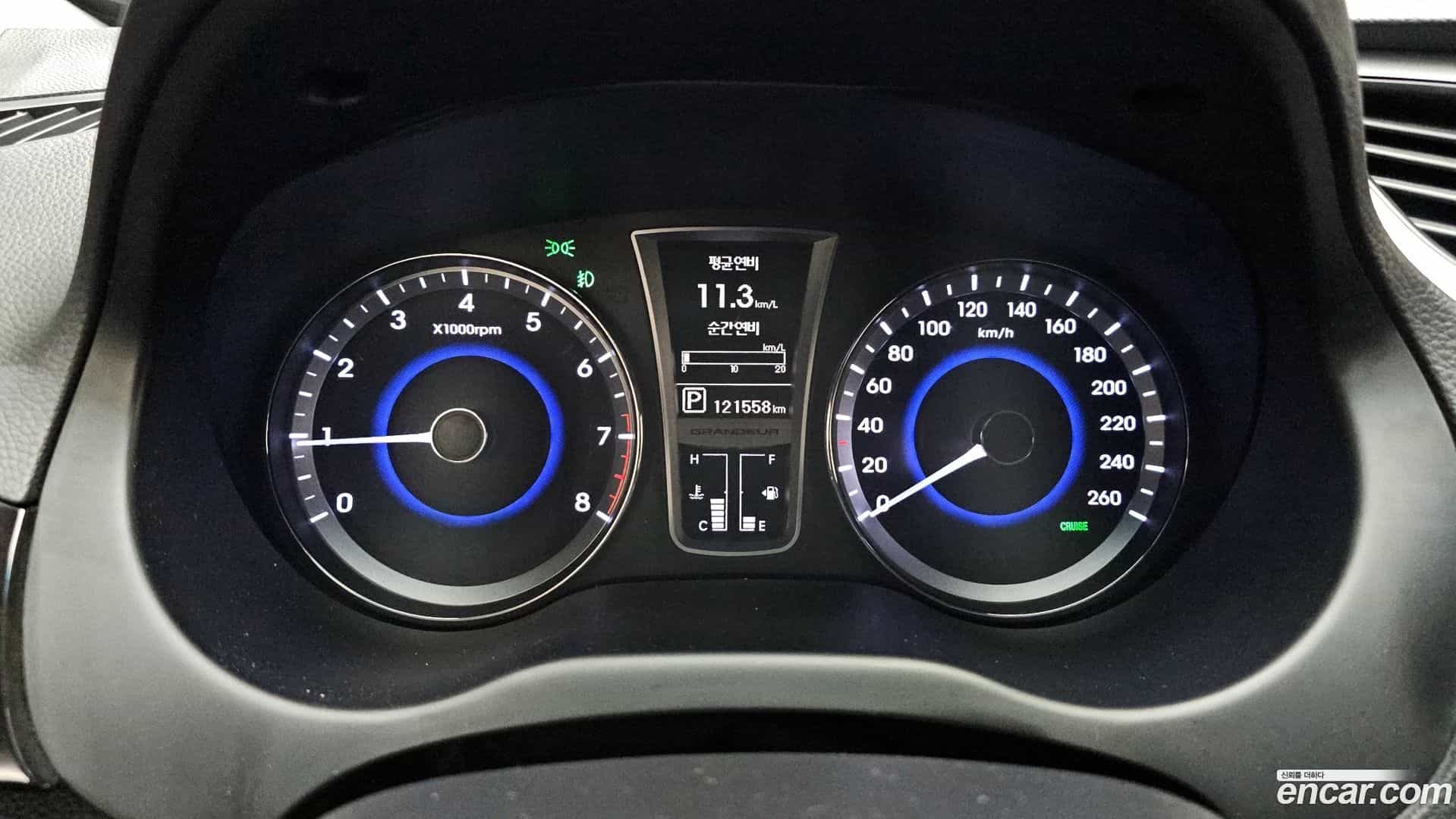 Grandeur Hyundai 2013.2-INNER-008