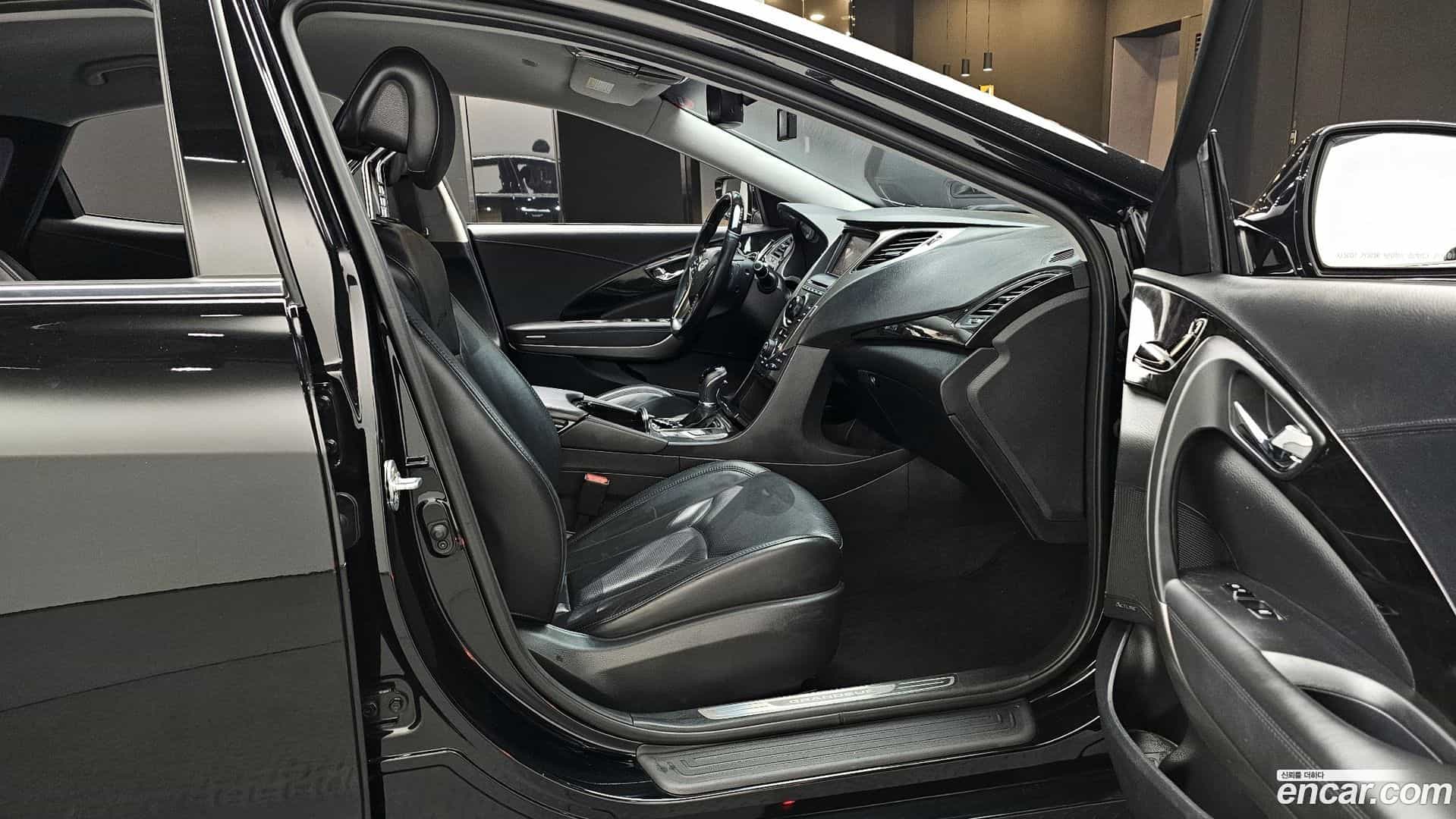 Grandeur Hyundai 2013.2-OPTION-016