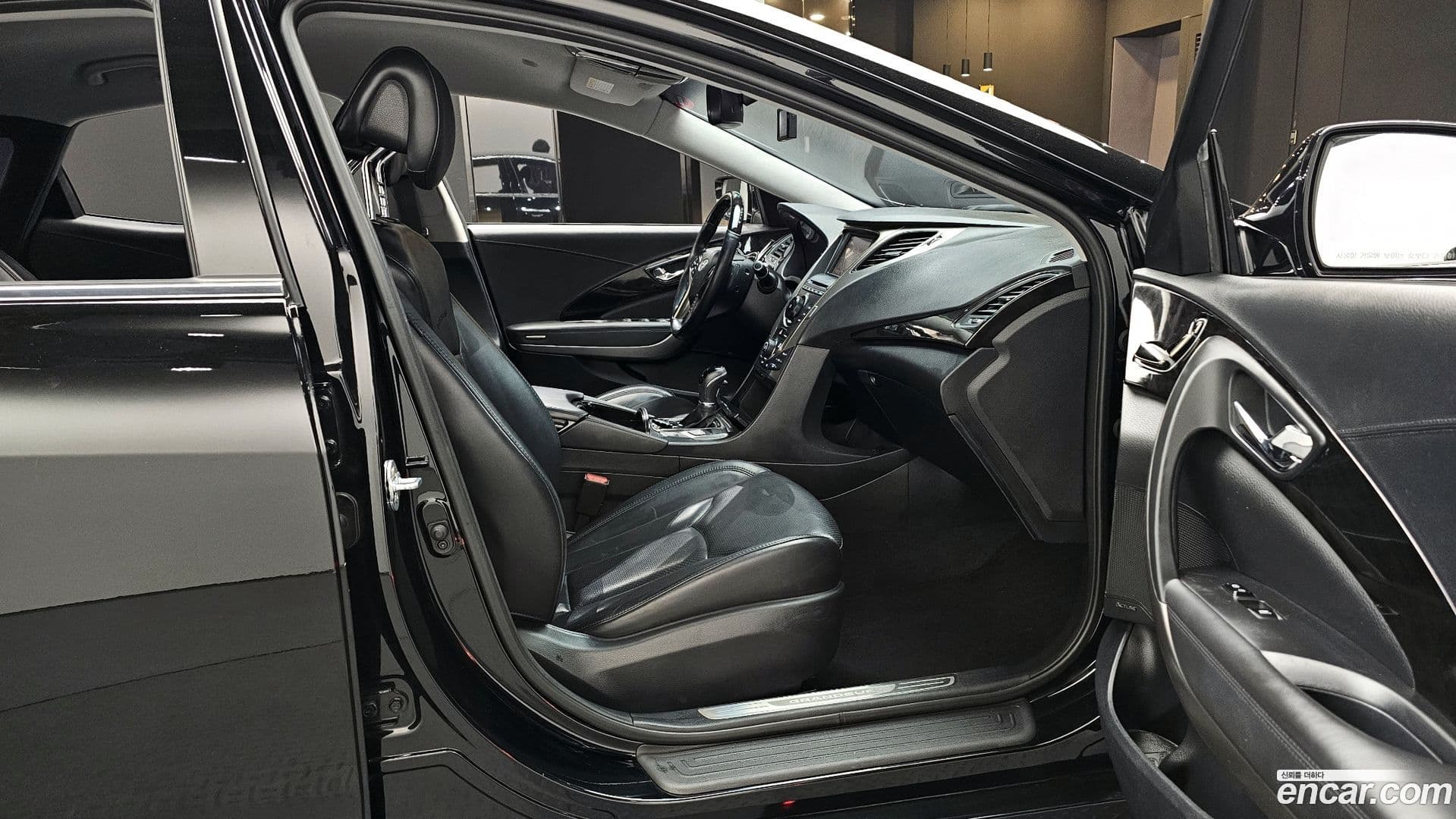 Main__Slider__Photo:Grandeur Hyundai 2013.2-11