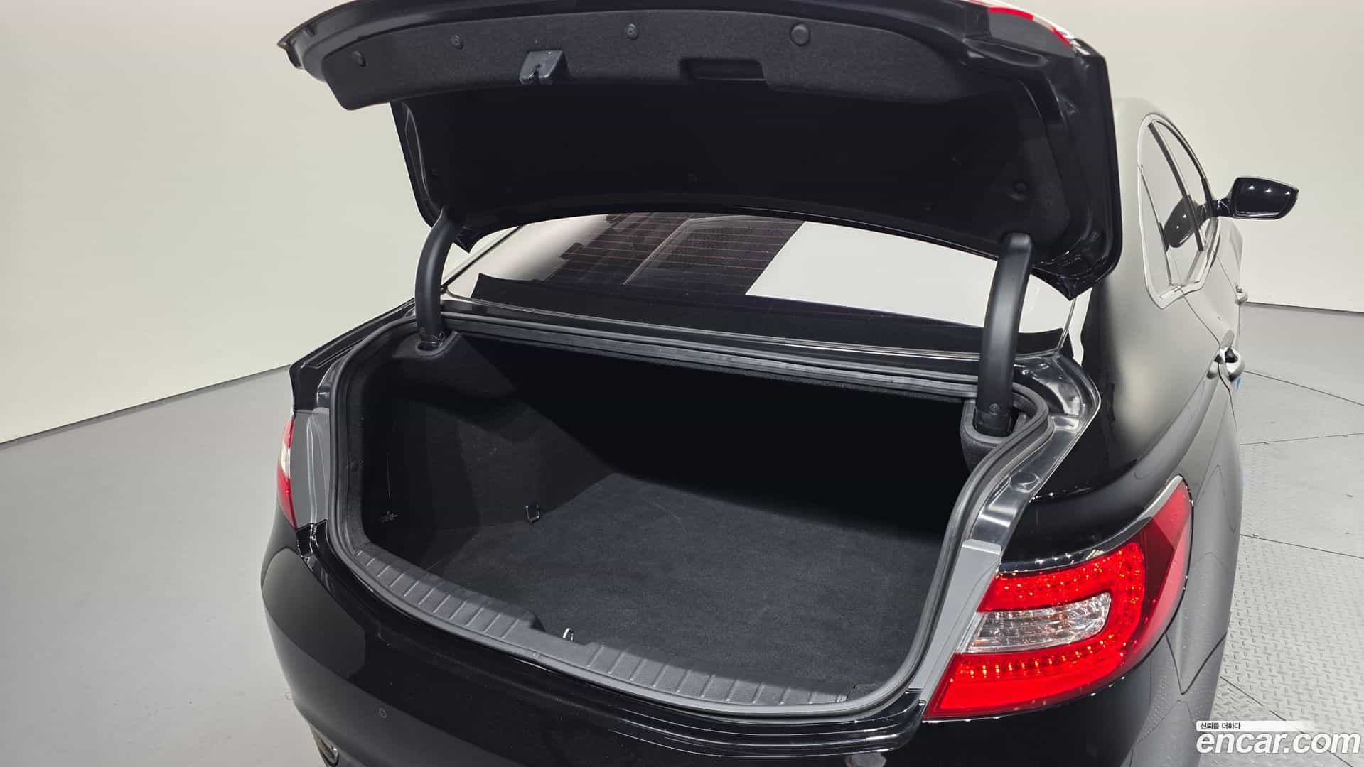 Grandeur Hyundai 2013.2-OPTION-024