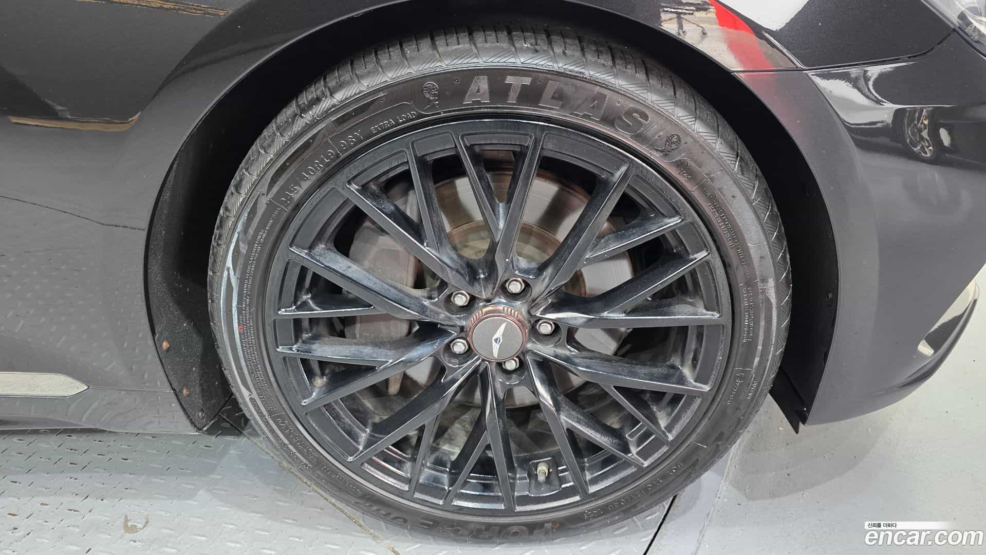 G80 Genesis 2018.0-OUTER-005