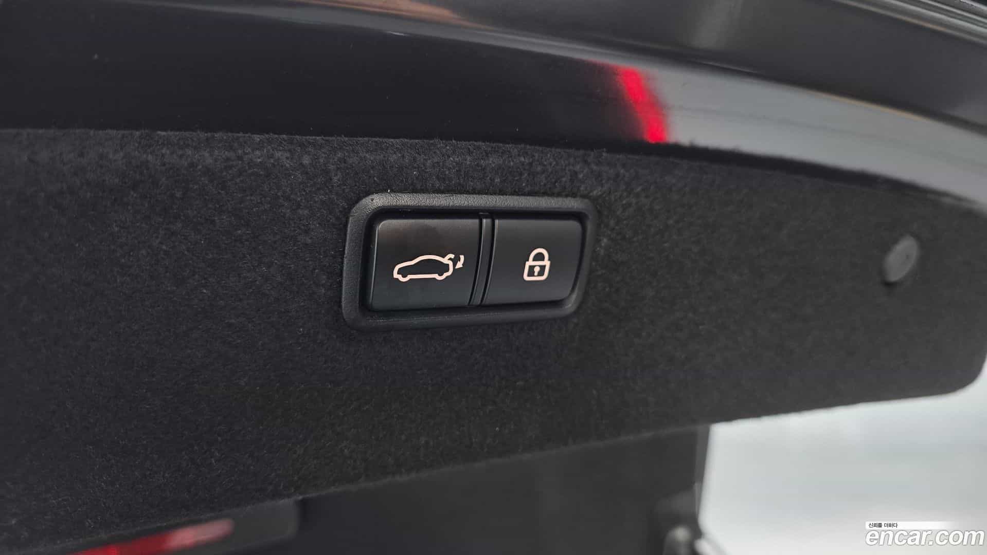 G80 Genesis 2018.0-OPTION-024