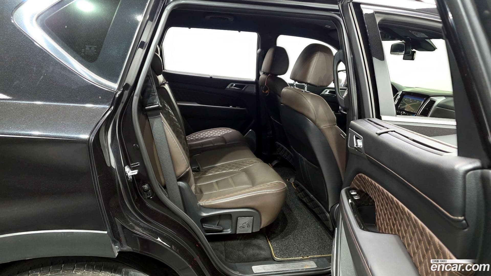 Main__Slider__Photo:Rexton KG_Mobility_Ssangyong 2022.8-11