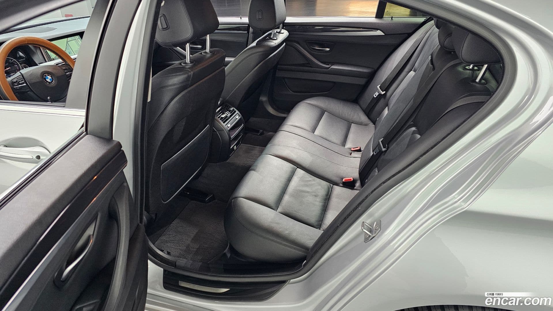 Main__Slider__Photo:5-Series BMW 2014.5-11