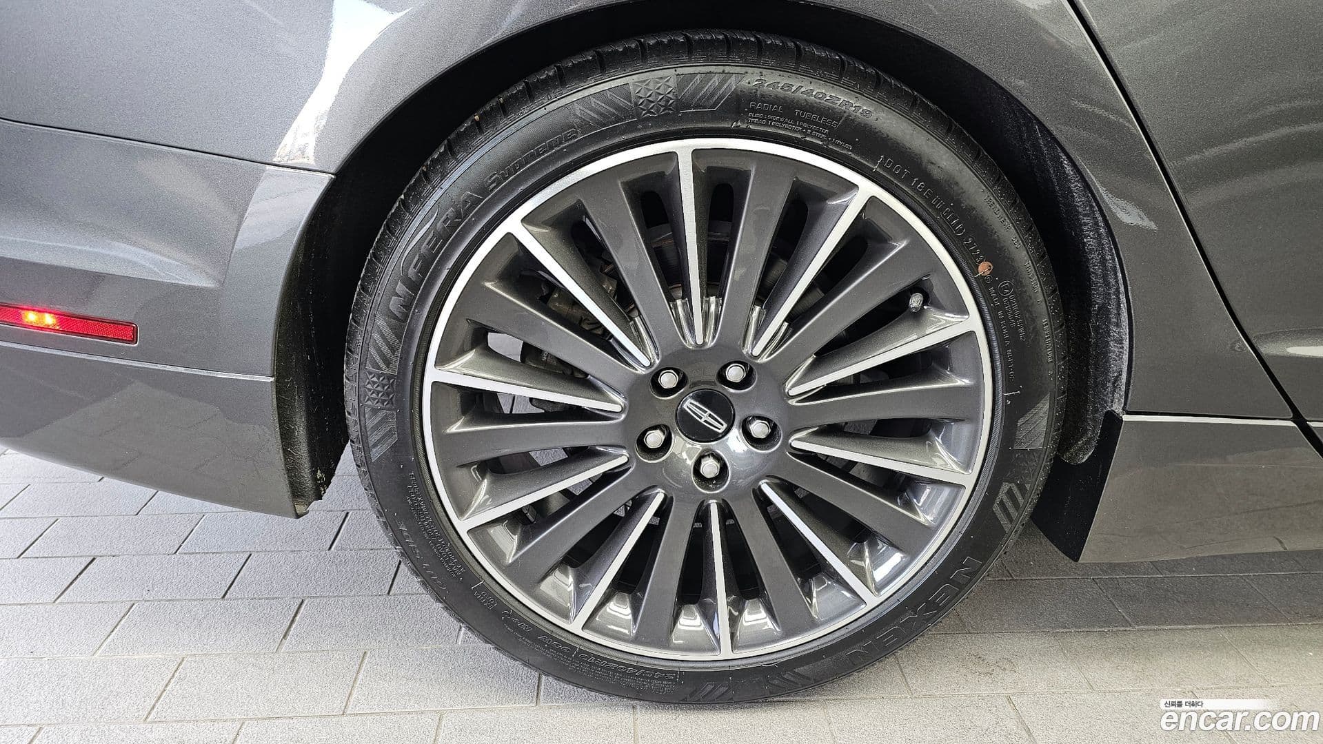 Main__Slider__Photo:MKZ Lincoln 2016.8-4