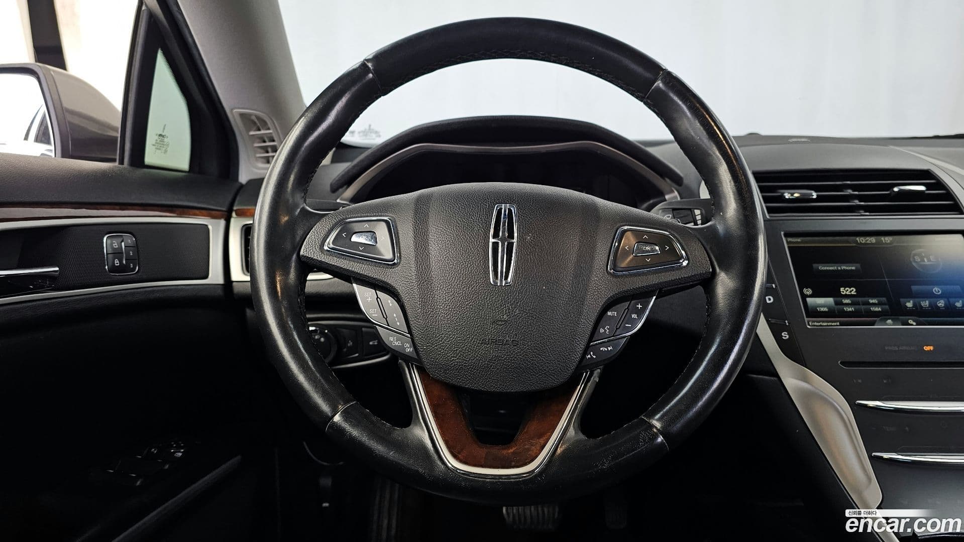 Main__Slider__Photo:MKZ Lincoln 2016.8-12