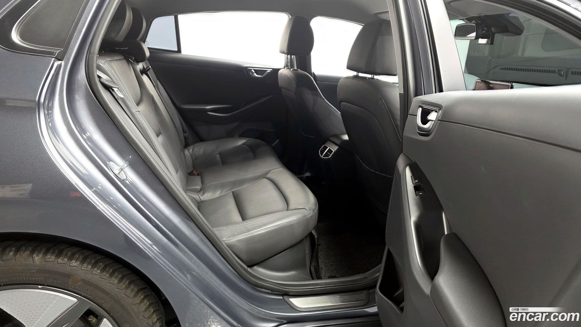 Main__Slider__Photo:Ioniq Hyundai 2019.9-11