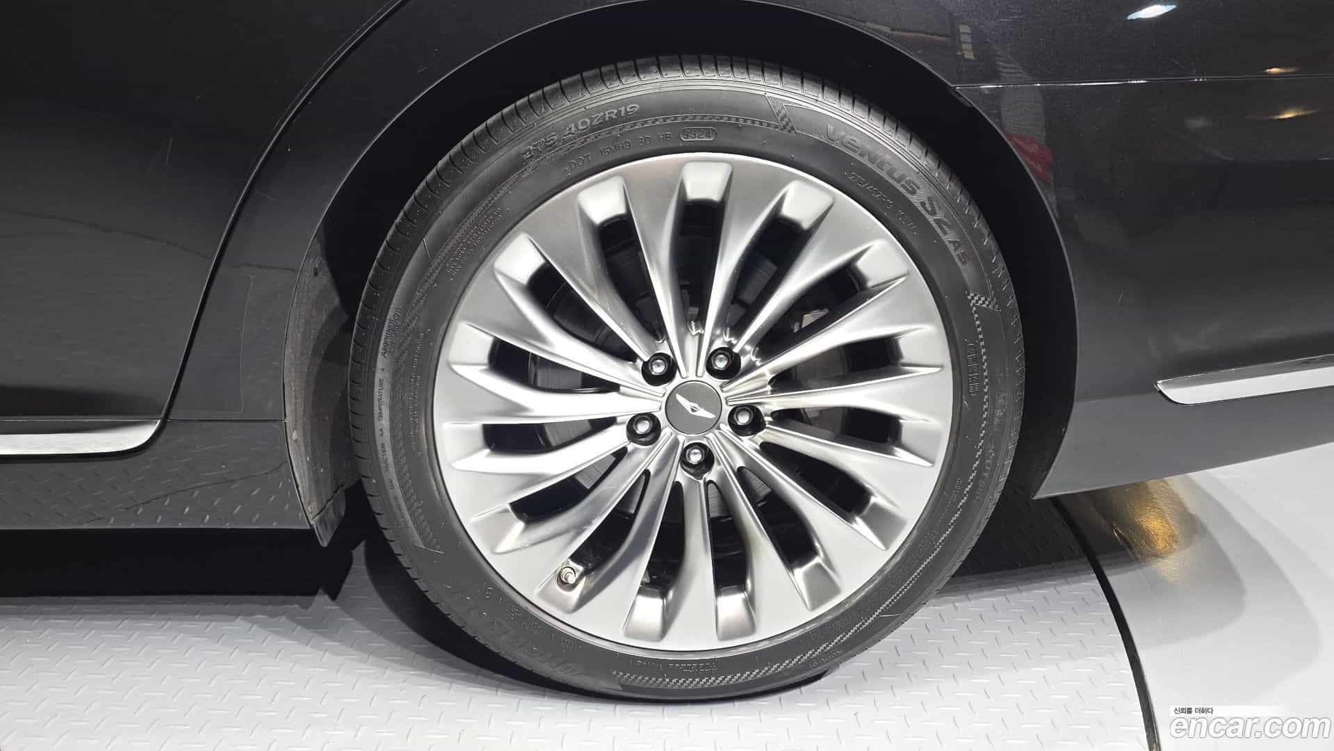 EQ900 Genesis 2017.5-OUTER-005