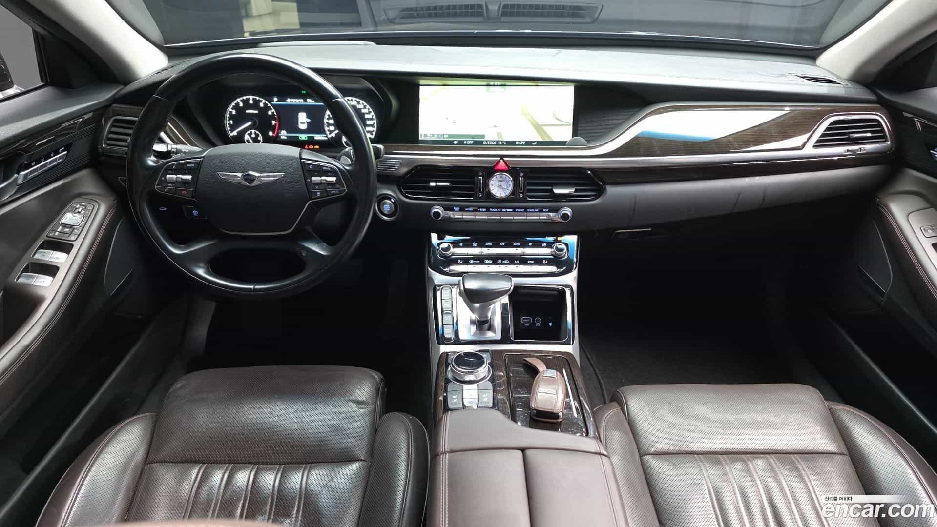 EQ900 Genesis 2017.5-INNER-007