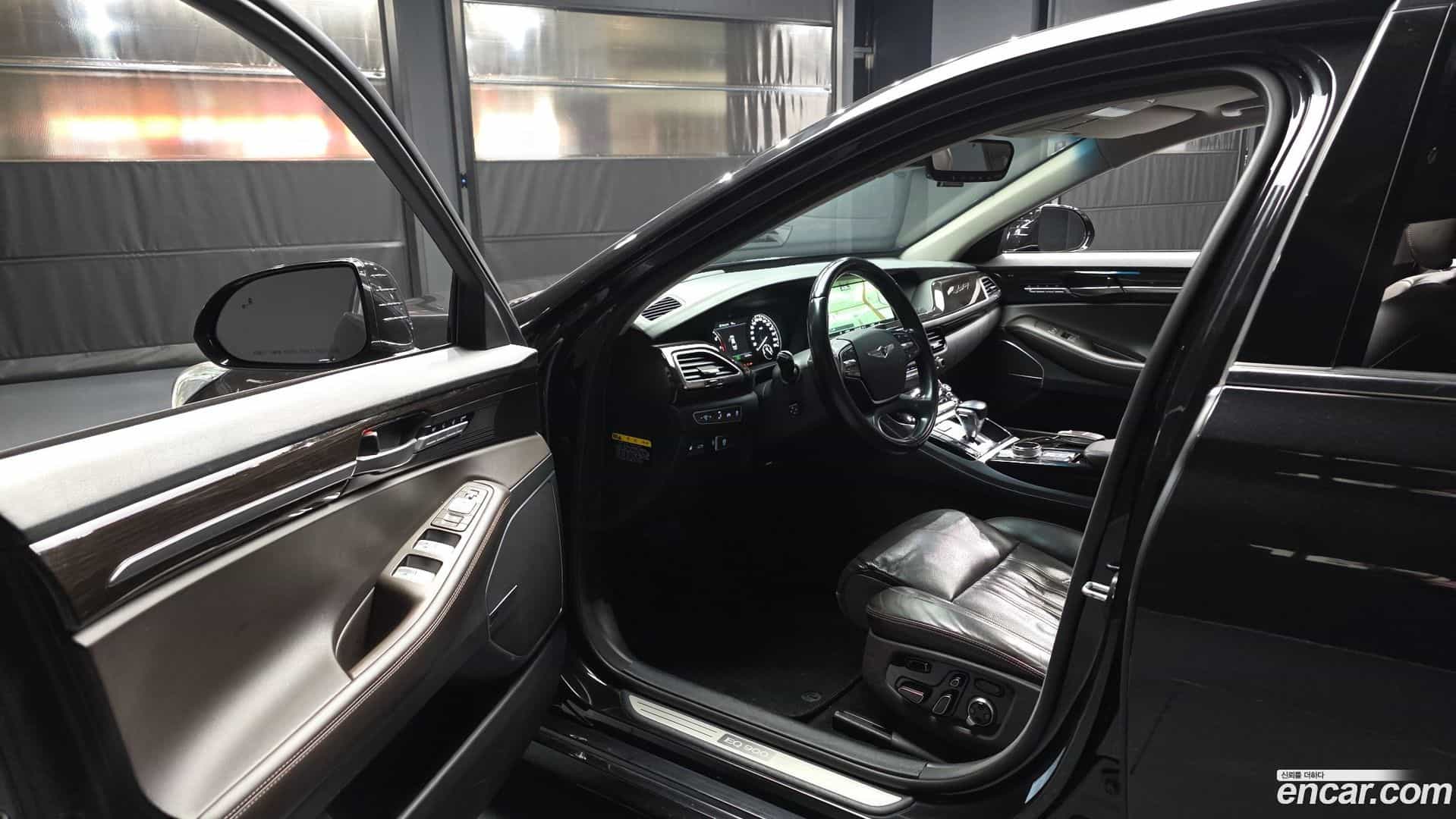 EQ900 Genesis 2017.5-INNER-010