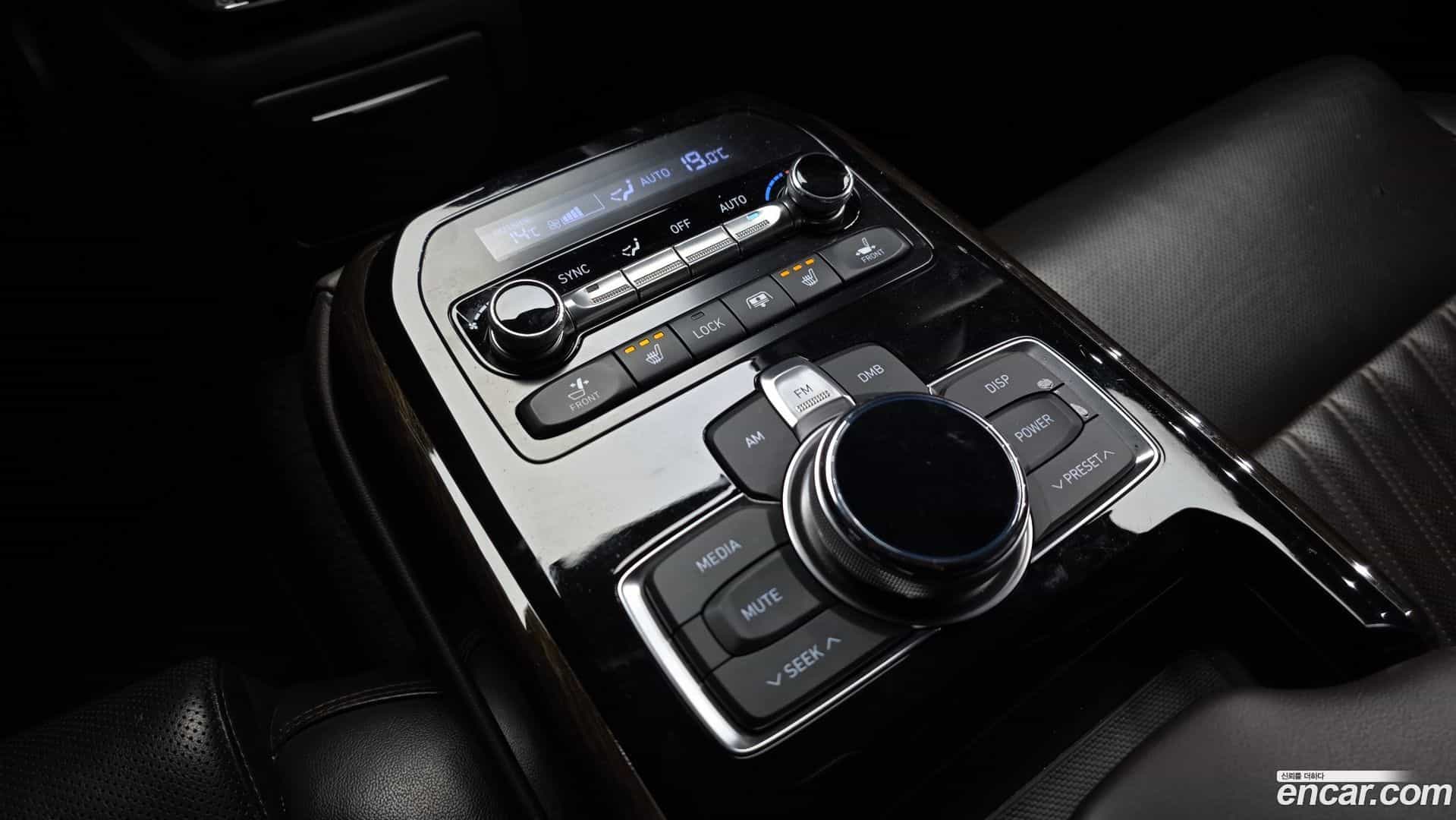 EQ900 Genesis 2017.5-OPTION-021