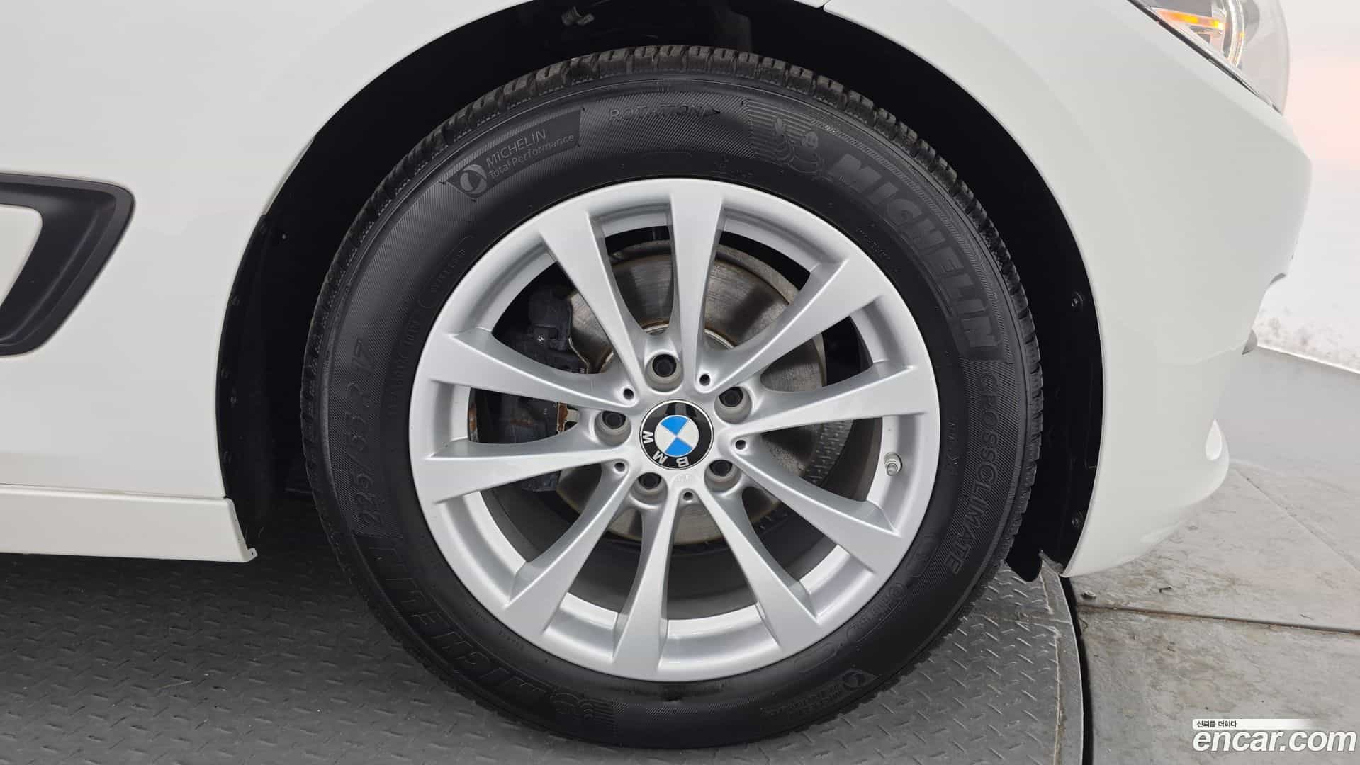 Gran Turismo BMW 2018.11-OUTER-005