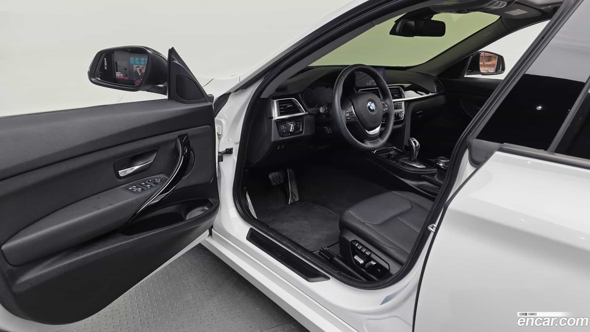 Gran Turismo BMW 2018.11-INNER-010