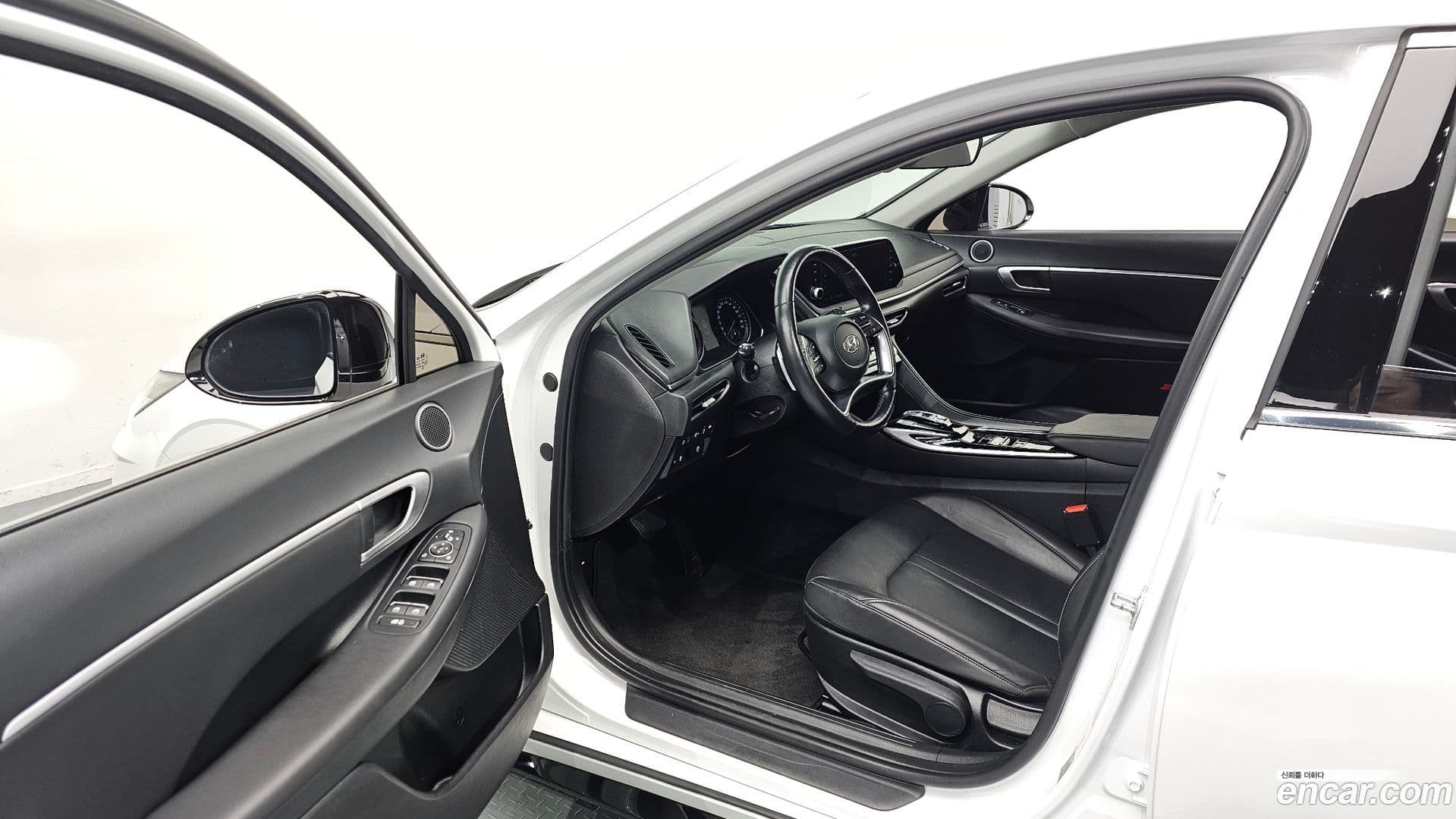 Main__Slider__Photo:Sonata Hyundai 2022.6-10