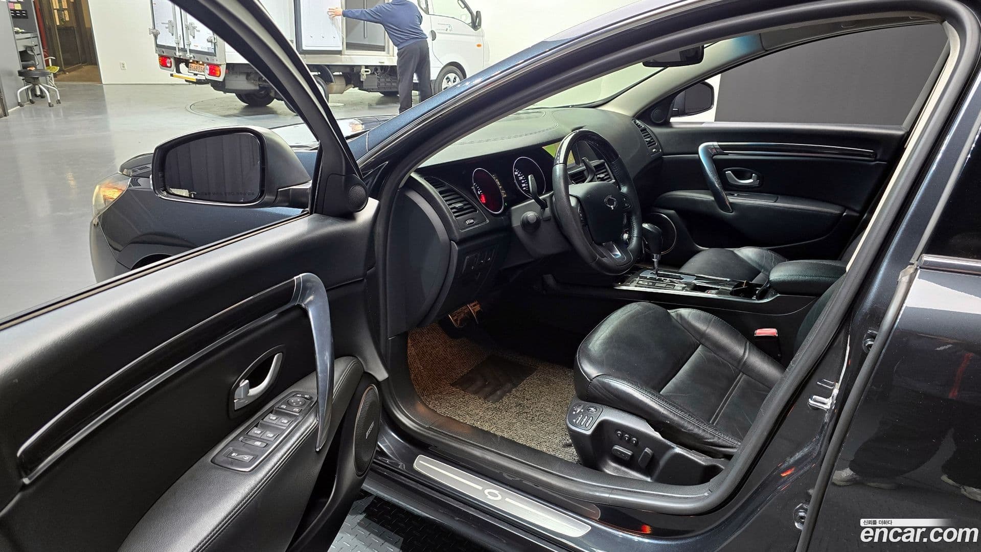 Main__Slider__Photo:SM7 Renault-KoreaSamsung 2012.8-9