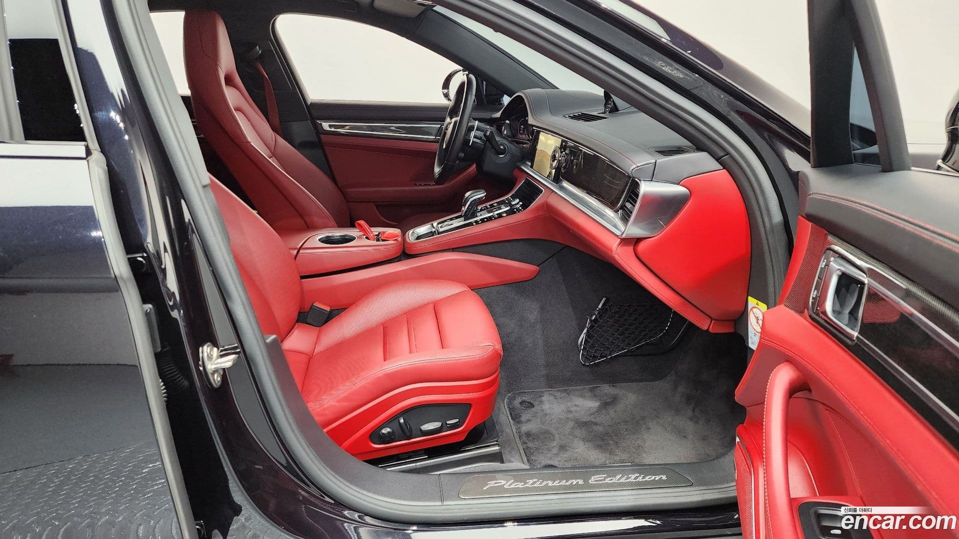 Main__Slider__Photo:Panamera Porsche 2023.6-10