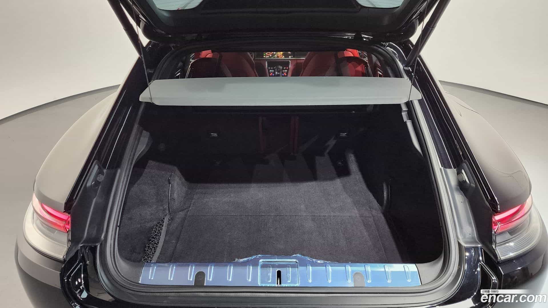 Panamera Porsche 2023.6-OPTION-024